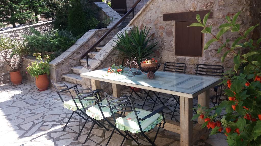 Oihalia Guesthouse Fidhákia Buitenkant foto
